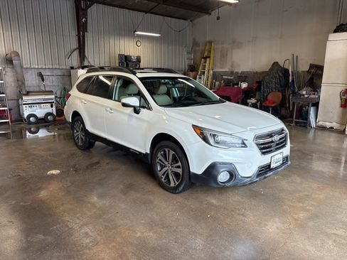 Used 2018 Subaru Outback 2.5i Limited AWD/4WD image 1