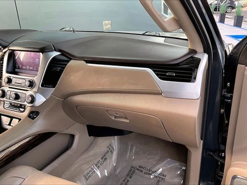 Used 2020 GMC Yukon SLT w/ HD Trailering Package image 18