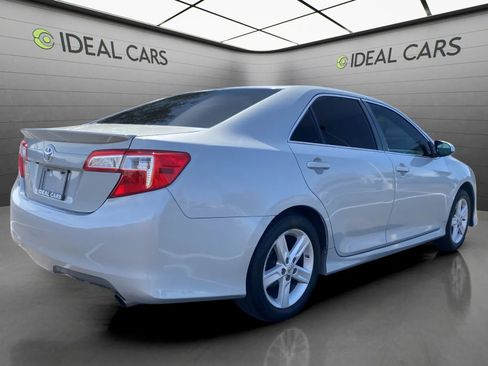 Used 2014 Toyota Camry SE FWD image 5