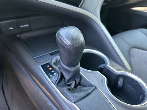 Used 2021 Toyota Camry LE FWD image 21