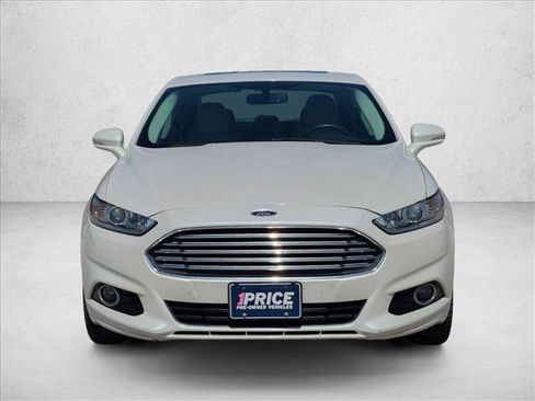Used 2016 Ford Fusion Titanium FWD image 2