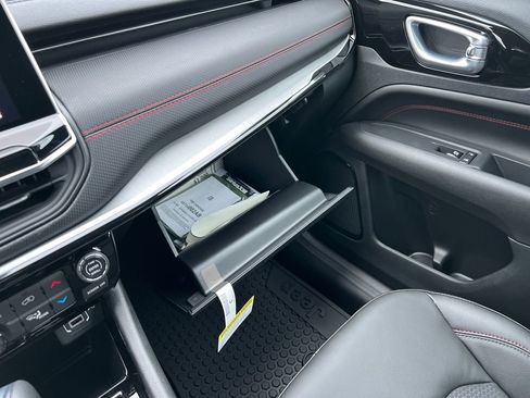 New 2026 Jeep Compass Trailhawk image 26