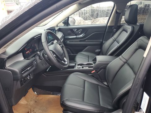 New 2026 Lincoln Corsair Premiere image 12