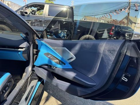 Used 2021 Chevrolet Corvette Stingray Premium Conv w/ Z51 Performance Package image 5