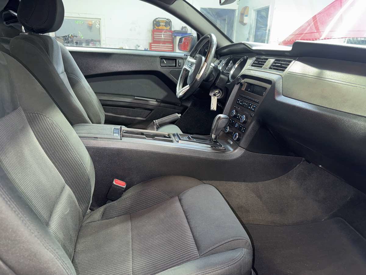 Used 2013 Ford Mustang Coupe RWD image 22