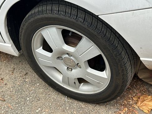 Used 2007 Ford Focus S FWD image 8