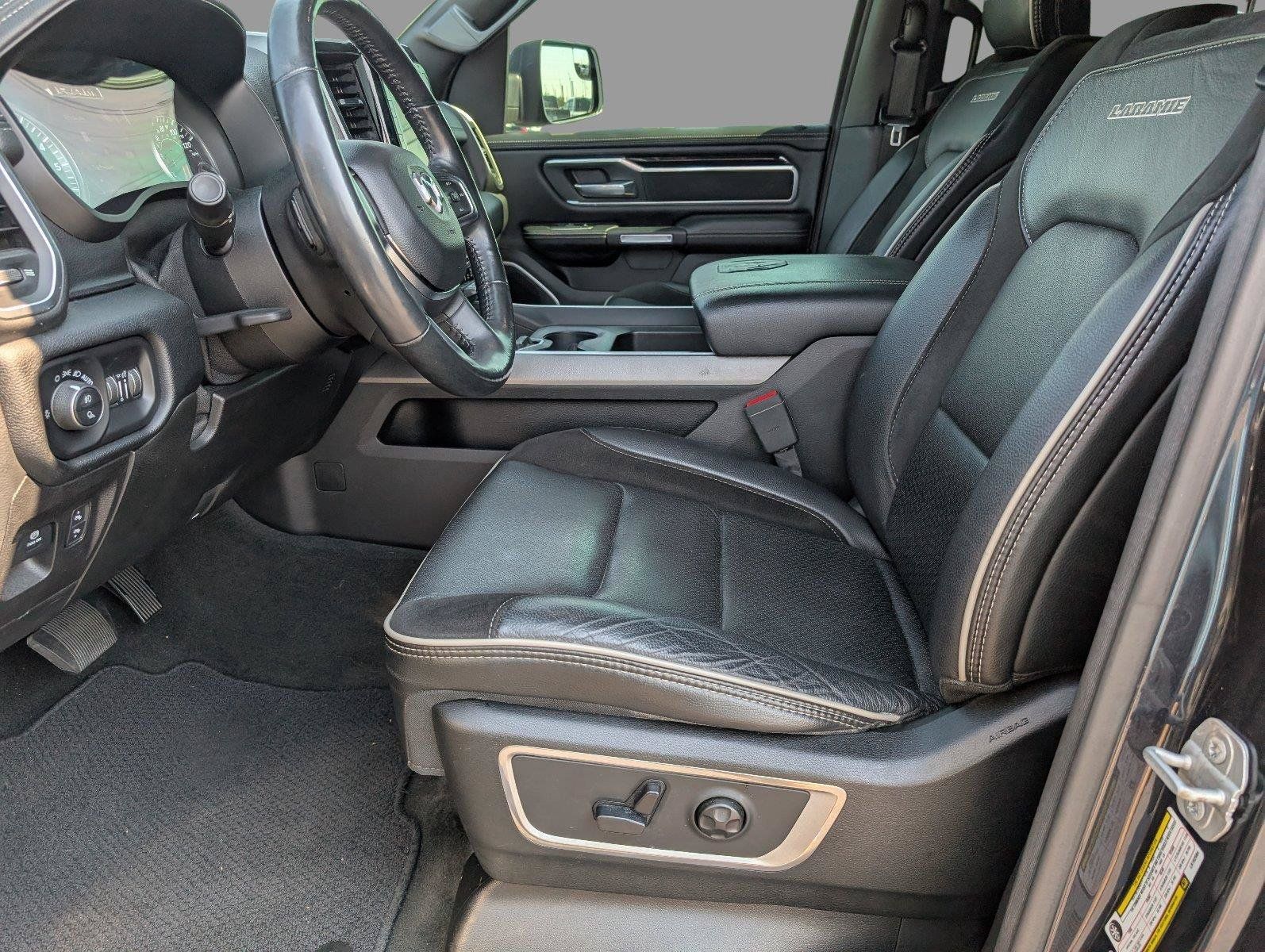 Used 2020 RAM 1500 Laramie w/ Sport Appearance Package AWD/4WD image 15