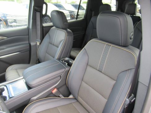 New 2026 Chevrolet Traverse High Country FWD image 17
