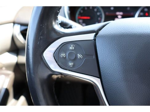 Used 2020 Chevrolet Traverse LT FWD image 28