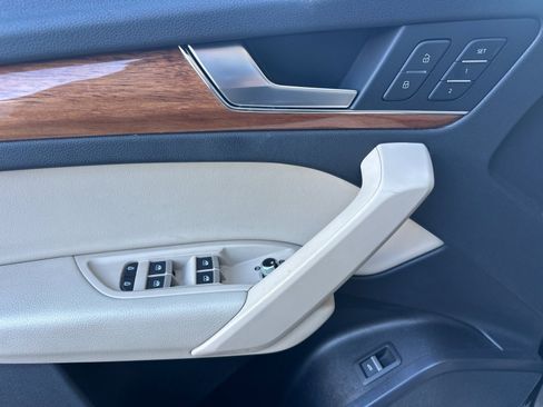 Used 2021 Audi Q5 2.0T Premium w/ Convenience Package image 10