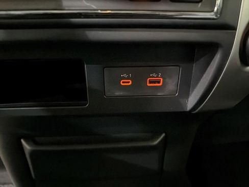 Used 2021 Nissan Titan SV w/ Accessory Utility Package image 21