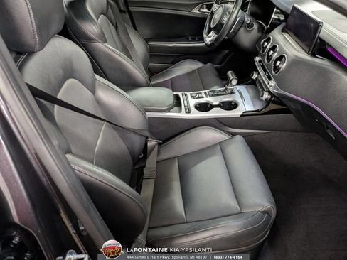 Used 2022 Kia Stinger GT1 AWD/4WD image 32
