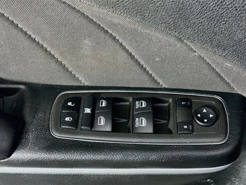 Used 2022 Dodge Charger SXT RWD image 24