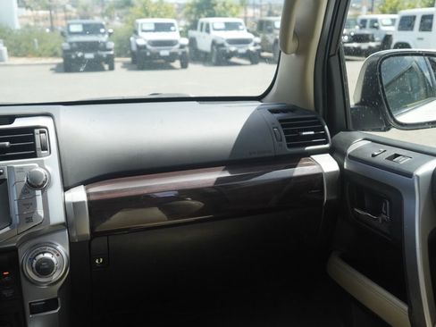 Used 2016 Toyota 4Runner Limited AWD/4WD image 28