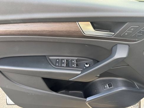 Certified 2025 Audi Q5 2.0T Premium w/ Convenience Plus Package image 25