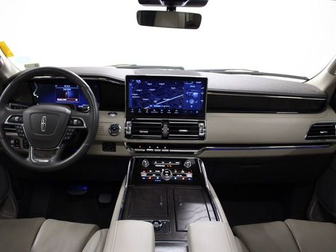 Used 2024 Lincoln Navigator Reserve image 32