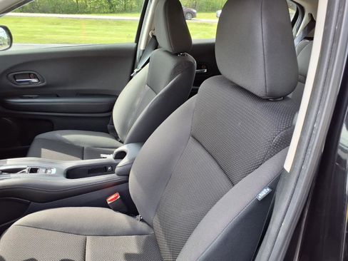 Certified 2022 Honda HR-V LX image 9