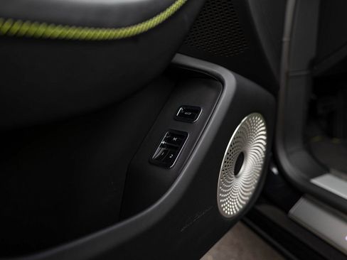 Used 2024 Bentley Flying Spur S V8 image 16