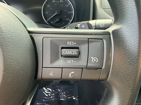 Used 2023 Nissan Rogue S AWD/4WD image 18