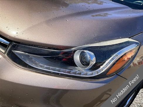 Used 2018 Chevrolet Trax LT w/ LT Convenience Package AWD/4WD image 21