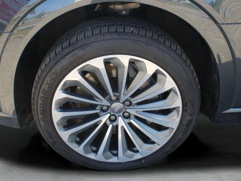 Used 2019 Audi e-tron Prestige image 29