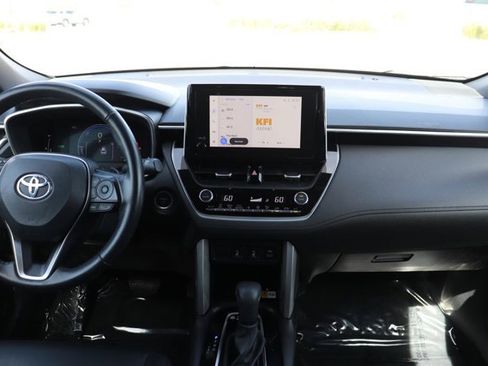 Used 2023 Toyota Corolla Cross XSE image 15