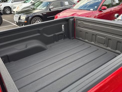 Used 2025 Jeep Gladiator Rubicon AWD/4WD image 5