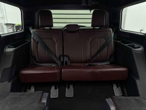 Used 2024 Ford Expedition Limited image 7