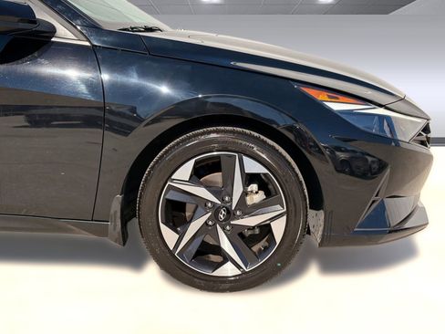 Used 2023 Hyundai Elantra SEL w/ Convenience Package image 11