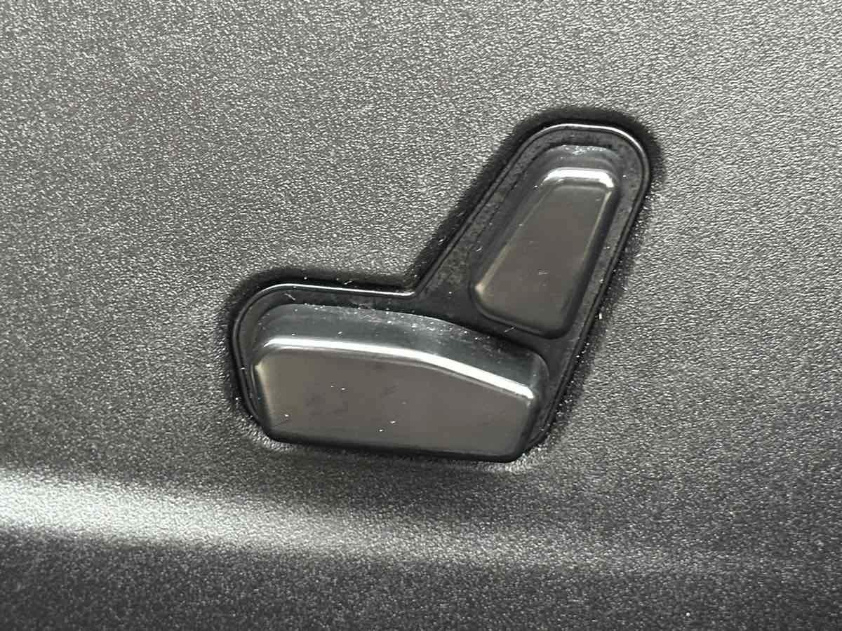 Used 2023 Dodge Charger SXT RWD image 12