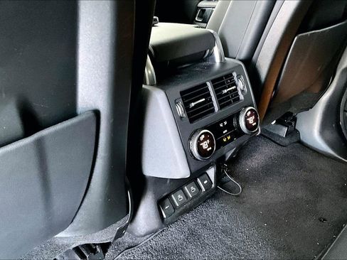 Used 2022 Land Rover Discovery S R-Dynamic image 31