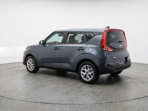 Used 2025 Kia Soul LX w/ LX Technology Package FWD image 6