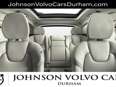 Used 2021 Volvo XC60 T5 Momentum w/ Premium Package image 6