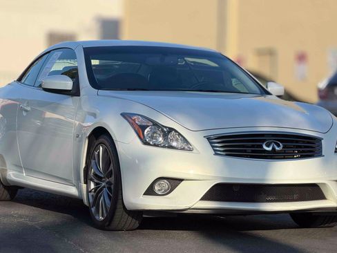 Used 2014 INFINITI Q60 Convertible w/ Premium Package RWD image 7