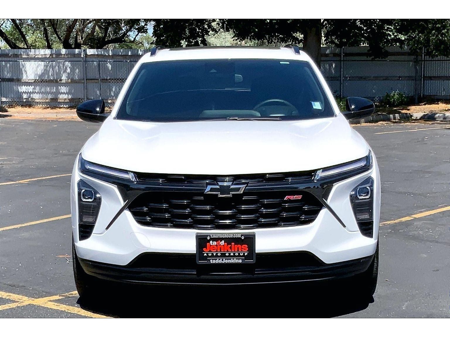 Used 2024 Chevrolet Trax RS w/ Sunroof Package FWD image 3