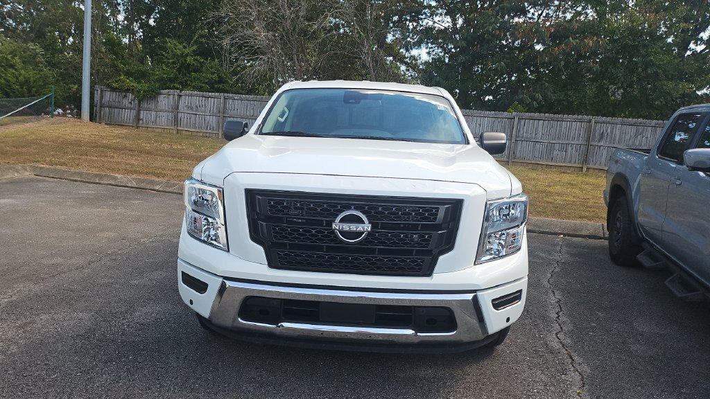 Certified 2024 Nissan Titan SV w/ SV Convenience Package RWD image 5