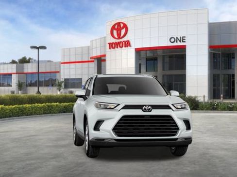 New 2026 Toyota Grand Highlander XLE image 17