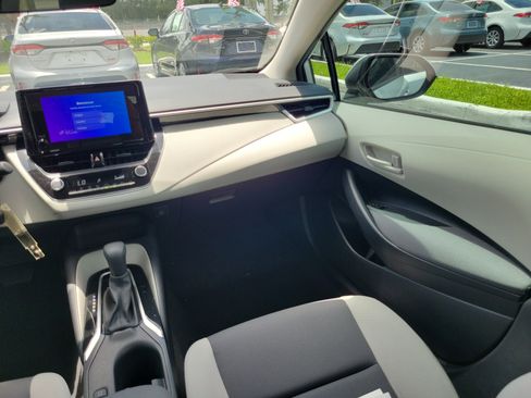 Used 2025 Toyota Corolla LE FWD image 17