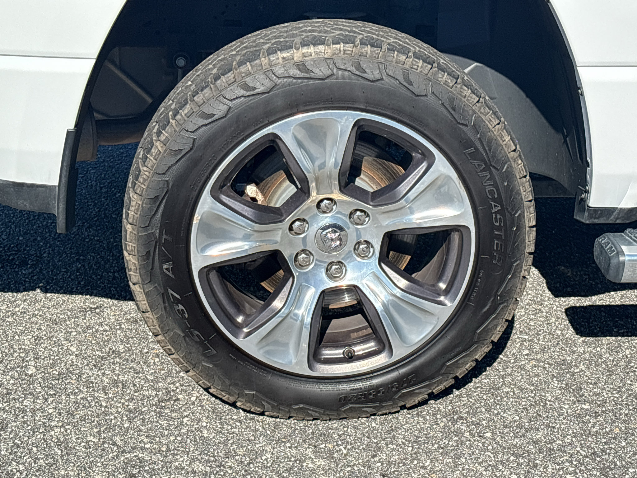 Used 2023 RAM 1500 Laramie AWD/4WD image 26