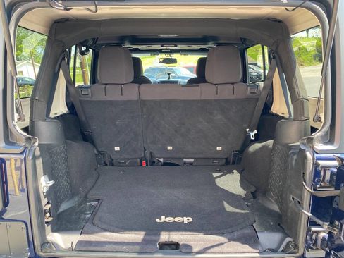 Used 2013 Jeep Wrangler Unlimited Sport image 22