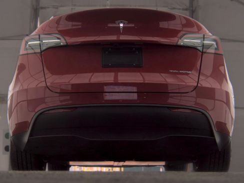 Used 2023 Tesla Model Y Long Range AWD/4WD image 14