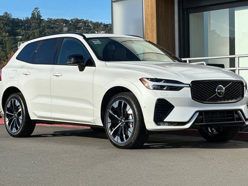 New 2026 Volvo XC60 B5 Plus w/ Protection Package Premier image 9