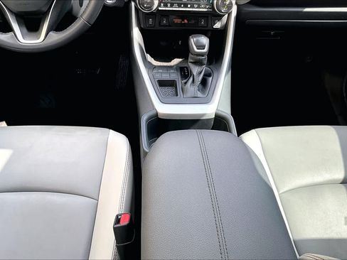 Used 2022 Toyota RAV4 XLE Premium FWD image 17