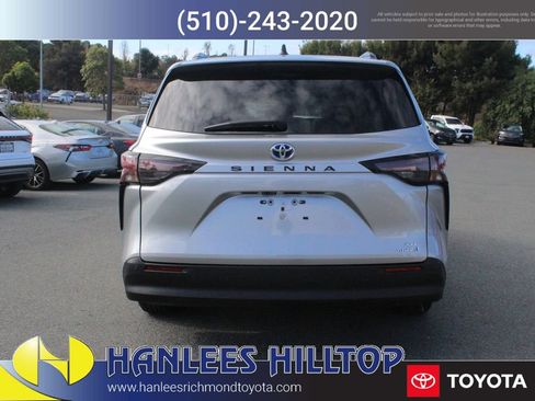 Used 2024 Toyota Sienna XLE image 8