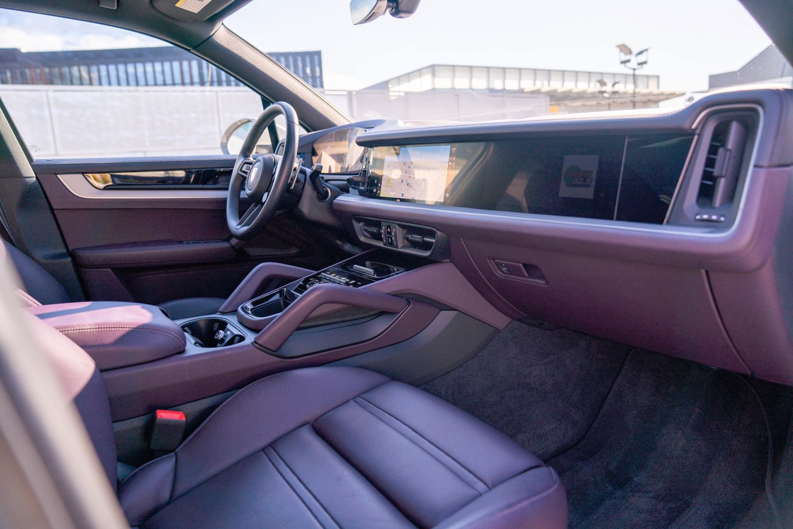 Certified 2024 Porsche Cayenne AWD/4WD image 24