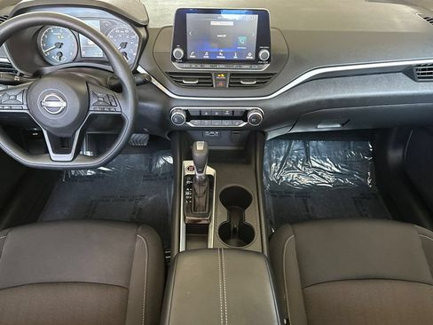 Used 2025 Nissan Altima 2.5 S FWD image 14