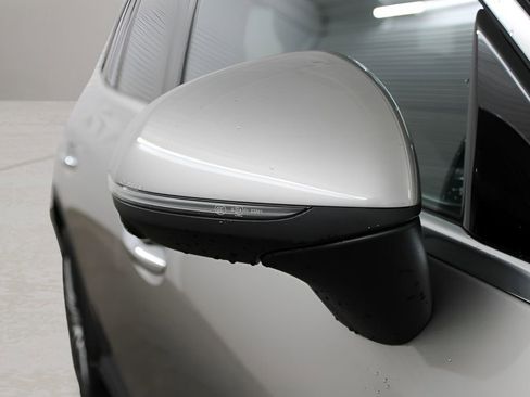 Used 2024 Mercedes-Benz GLC 300 4MATIC image 39