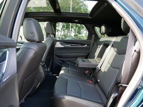 Used 2025 Cadillac XT5 Premium Luxury AWD/4WD image 10
