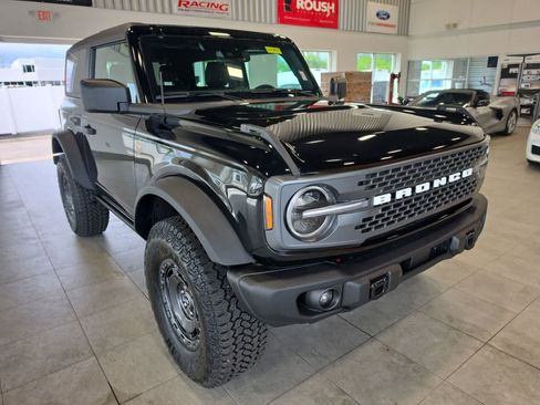 Used 2025 Ford Bronco Badlands w/ Sasquatch Package AWD/4WD image 5