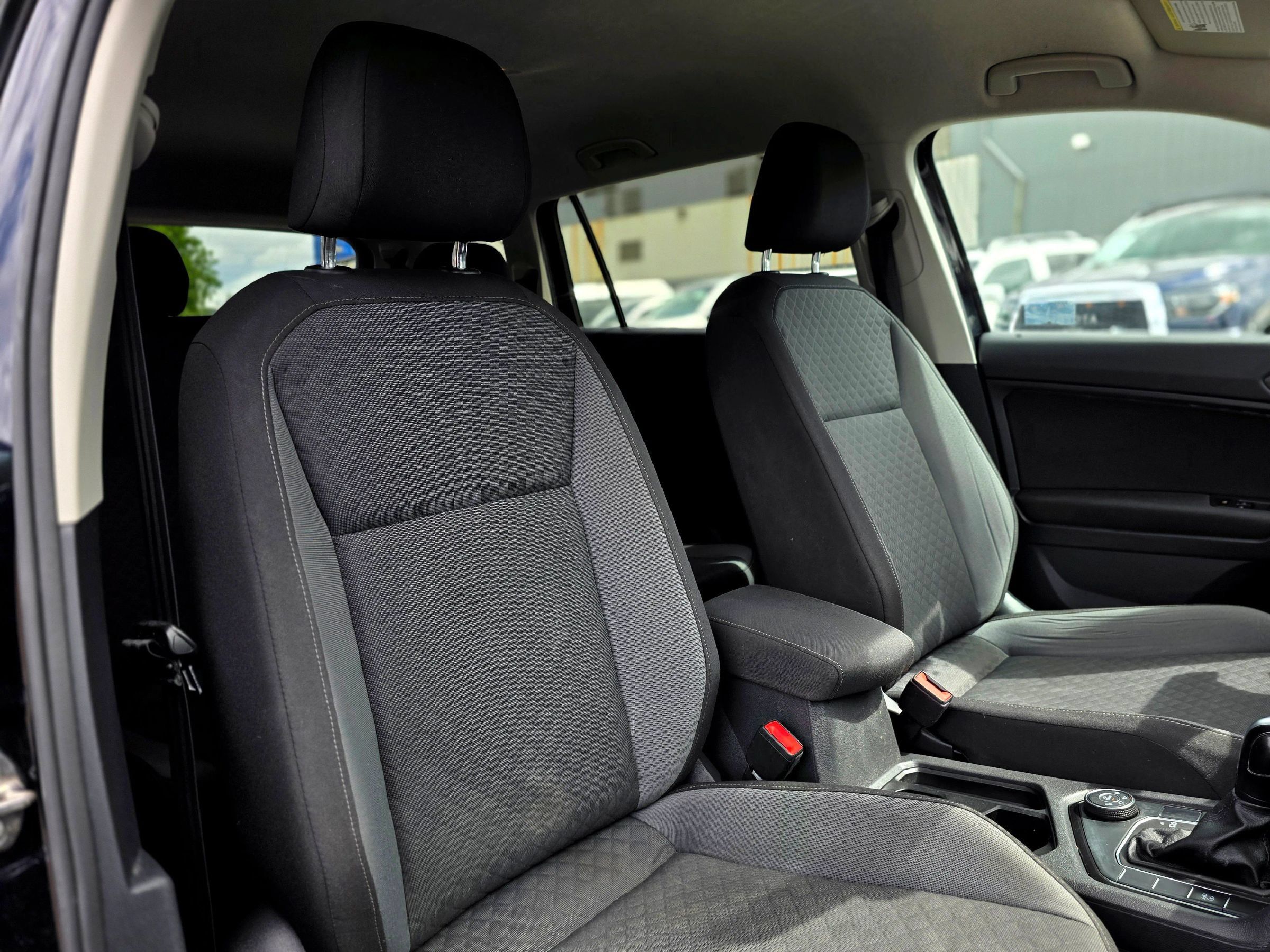 Used 2019 Volkswagen Tiguan S w/ 3rd Row Seat Package AWD/4WD image 31